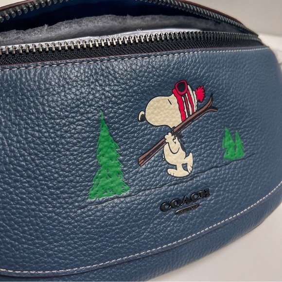 Coach X Peanuts Warren Belt Bag With Snoopy Motif - Picture 7 of 7
